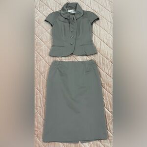 Christian Dior Women’s Wool/Silk 2 Piece Suit Size 6 Gorgeous!